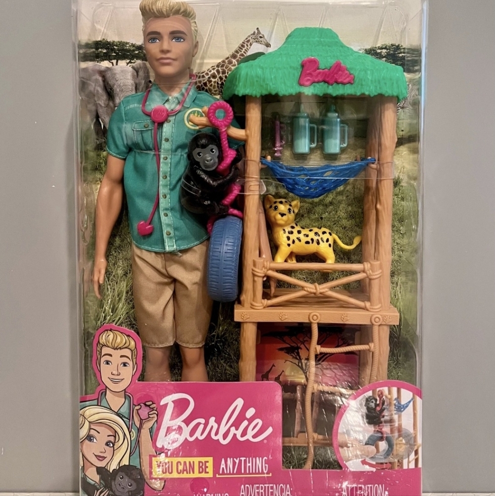 New Barbie Animal Rescuer Doll Playset - FCP78 Vet Doll And Treehouse Animals